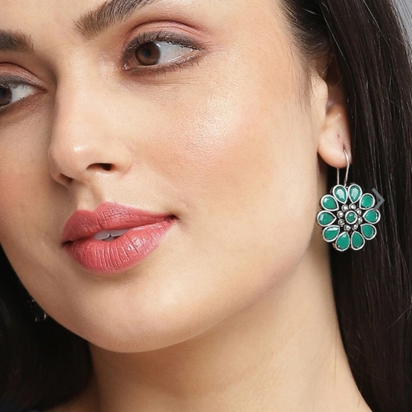 EARRINGS - Picture 3 of 3